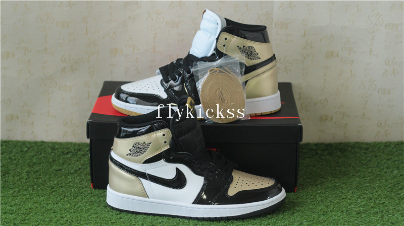 Air Jordan 1 Retro Gold Top3